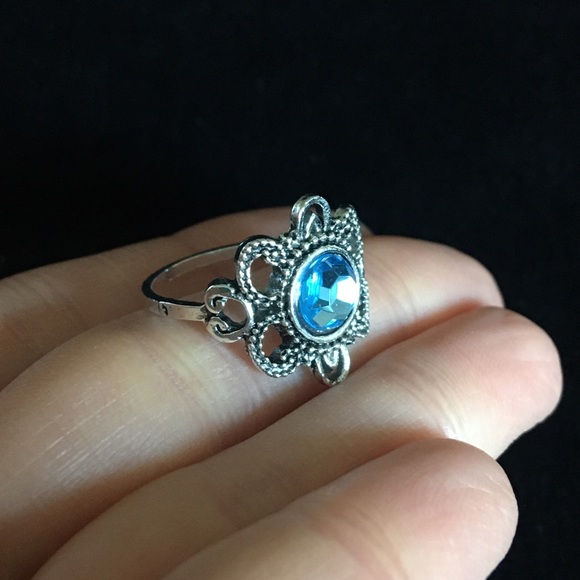 Silver Boho Flower Shaped Blue Stone Ring - Picture 4 of 7